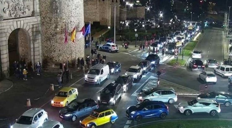 Toledo cortará los sábados el acceso al Casco Histórico por la Puerta de Bisagra por la afluencia de gente