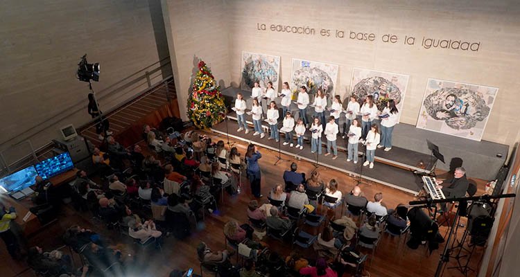 Coros de Ajofrín y Torrijos protagonizan el concierto de Navidad de 'Consejería Abierta'