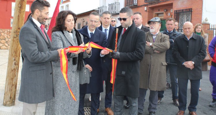 El fallecido alcalde Ángel de la Vega ya da nombre a una calle de Cabañas de la Sagra