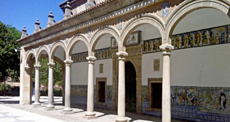 QR audioguía para conocer la cerámica del pórtico de la Basílica de Talavera