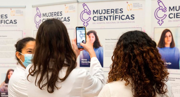 El Hospital de Parapléjicos de Toledo muestra una exposición de 51 científicas del centro