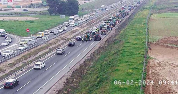 Los tractores provocan interrupciones en el tráfico en autovías y carreteras de la provincia de Toledo