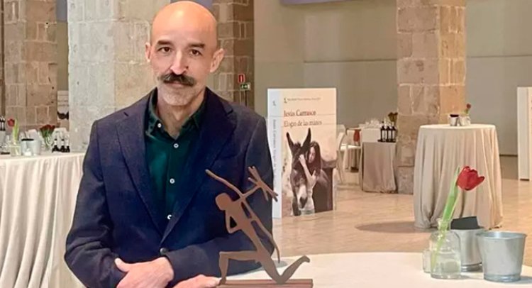 El escritor torrijeño Jesús Carrasco se alza con el Premio Biblioteca Breve 2024