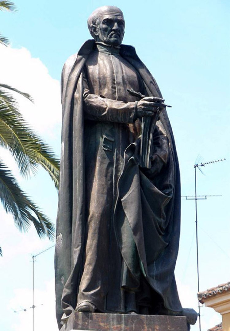 Estatua Padre Juan de Mariana en Talavera / De Zarateman.