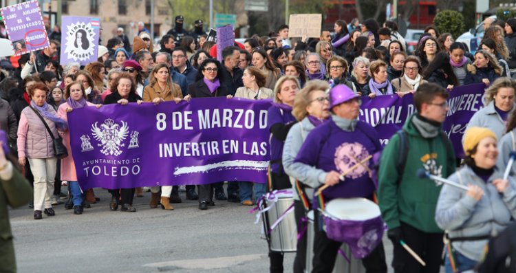 Cientos de personas claman por la igualdad  en las dos manifestaciones convocadas en Toledo