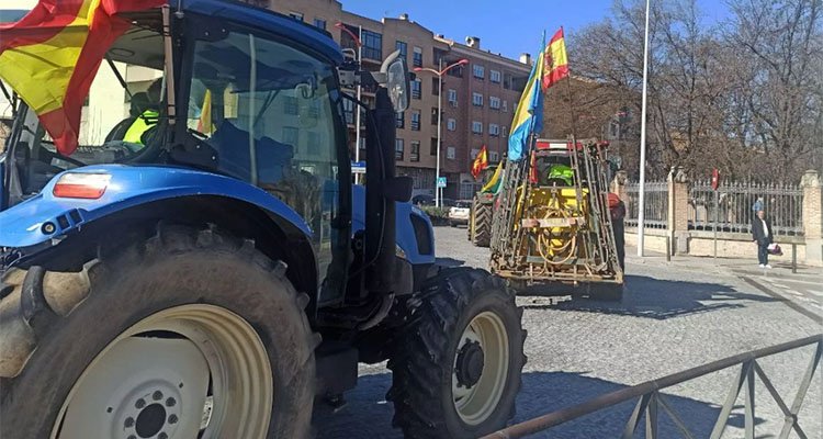 La tractorada reivindicativa de Unión de Uniones se deja sentir en Toledo