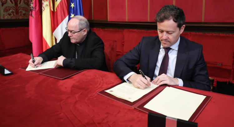 Ayuntamiento y Arzobispado firman un convenio para el VIII Centenario de la Catedral de Toledo