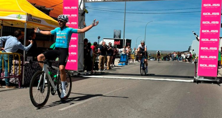 El ciclista Jorge González se adjudica el Trofeo Santísimo Cristo de la Sala de Bargas