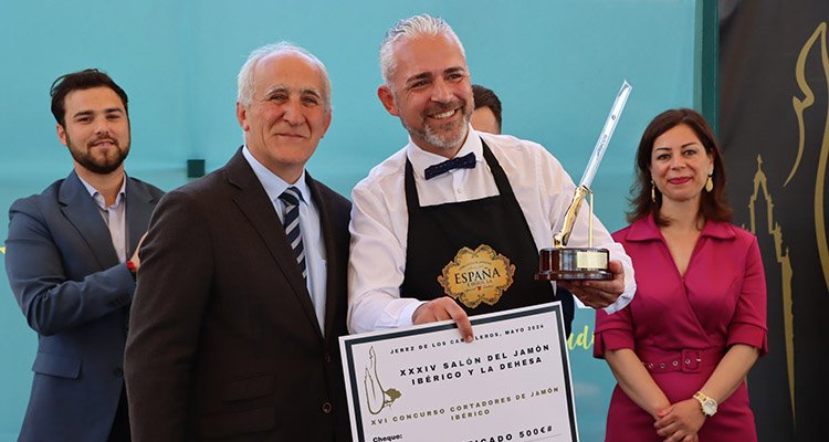 El toledano Carlos Muñoz gana el XVI Concurso Nacional de Cortadores de Jamón
