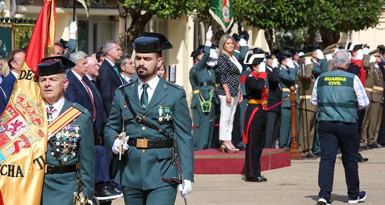 Toledo se vuelca con la Guardia Civil en el 180 aniversario de su fundación