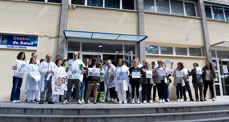 Protesta en Villacañas contra las agresiones a sanitarios, la última el domingo