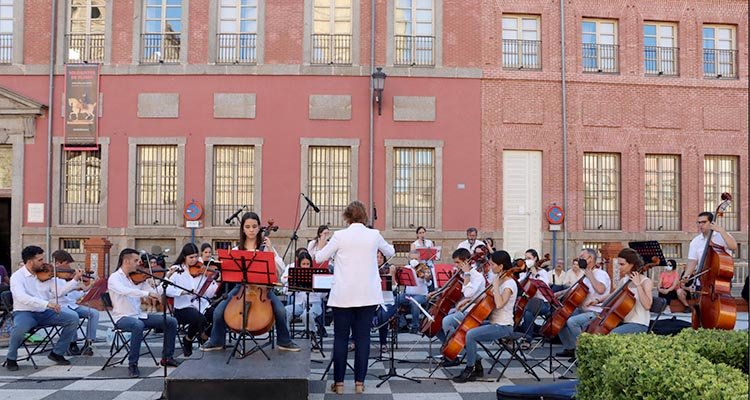Concierto del Festival Luigi Boccherini en la plaza del Pan.