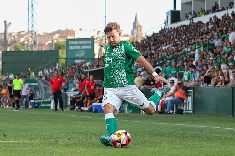 Chupi volvía al once y no tardó en dar una asistencia de gol / Ayuntamiento de Toledo.