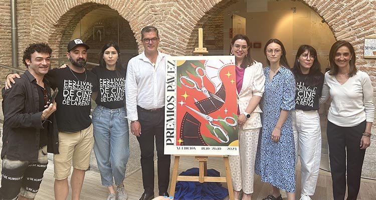La pintora Mercedes Bellido pone imagen a los XI Premios Pávez de Talavera