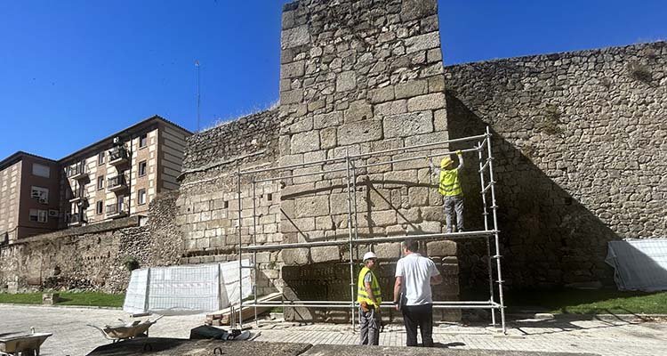 Un mes después, comienza en Talavera la consolidación de la muralla de Carnicerías