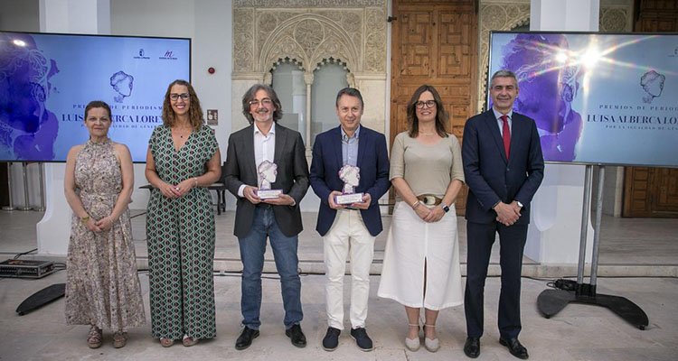 Los periodistas Román Escudero y Julián Cano reciben el premio Luisa Alberca Lorente