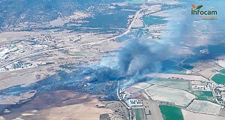 Infocam y la BRIF de La Iglesuela luchan contra un incendio declarado en Talavera