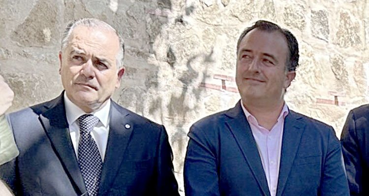 El alcalde de Talavera garantiza a Vox que no acogerá 'menas' y desmiente a su portavoz