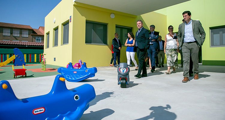 Page inaugura la nueva escuela infantil de Casarrubios del Monte