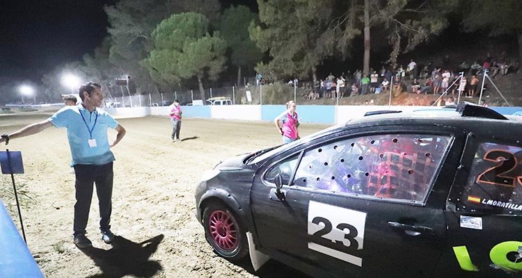 La nueva iluminación del Cerro Negro de Talavera añade colorido al Autocross Nocturno
