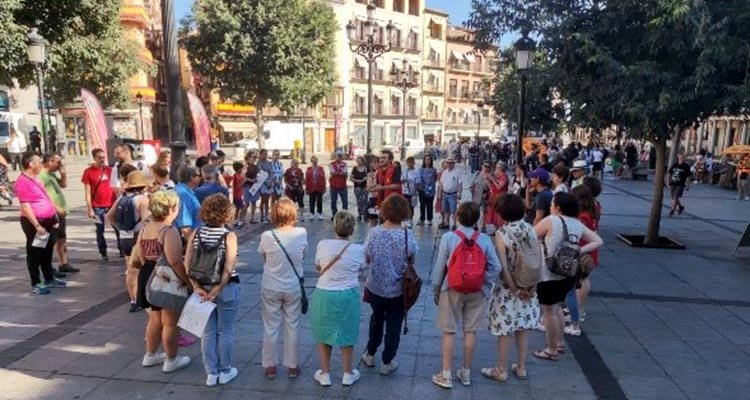 Más de 200 personas participan en los paseos saludables de Toledo Comunitario