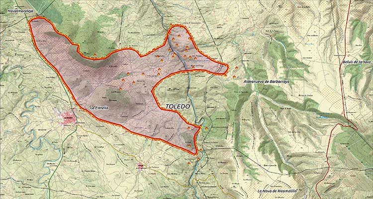 El incendio de La Estrella obliga a confinar y a la intervención de la UME