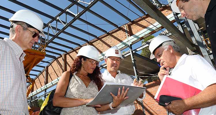 Velázquez visita las obras del pabellón de la Escuela Central de Educación Física