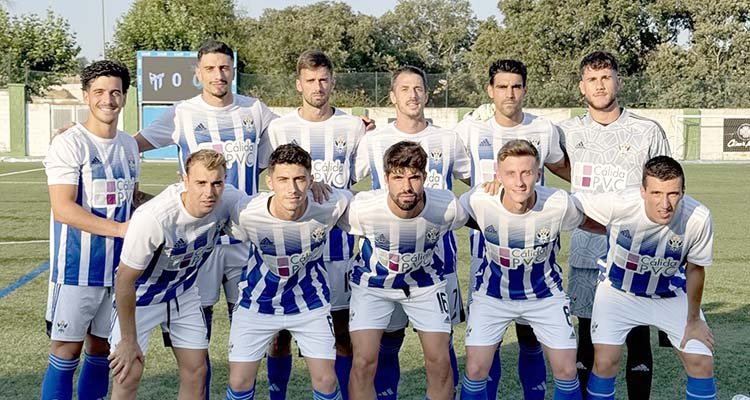 Javi Vázquez presentó el primer once de pretemporada sin canteranos.