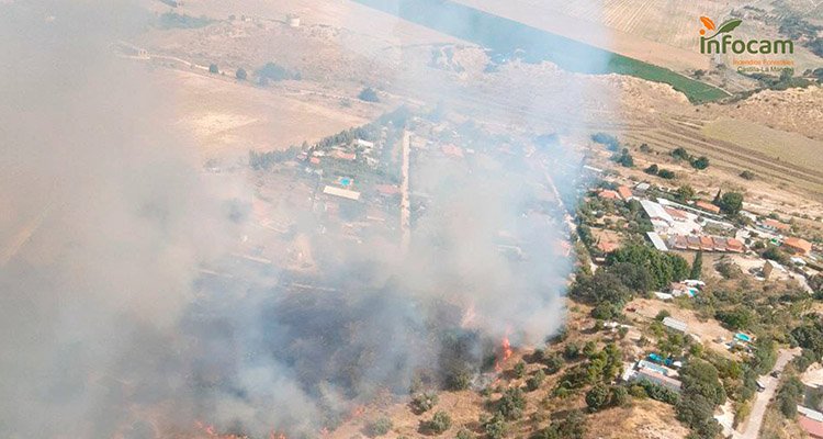 Declarado un incendio en Las Herencias, en nivel 1 porque puede afectar a viviendas