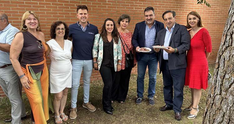 La Junta manifiesta su apoyo y compromiso con el sector del vacuno de Menasalbas