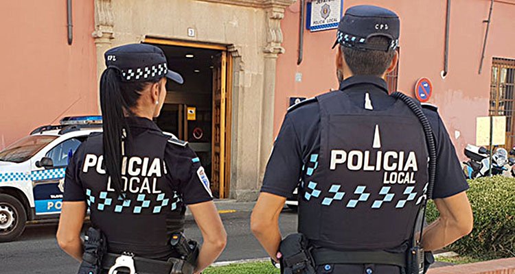 Dos policías de Talavera reaniman a una bebé en parada cardiorrespiratoria