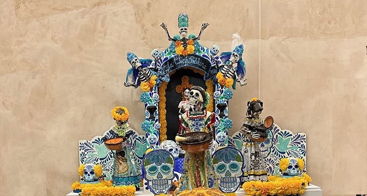 El Salvador de Talavera acoge una exposición de cerámica de Puebla