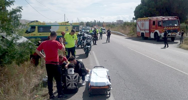 El joven accidentado, siendo atendido antes de su traslado al hospital / CPEIS.