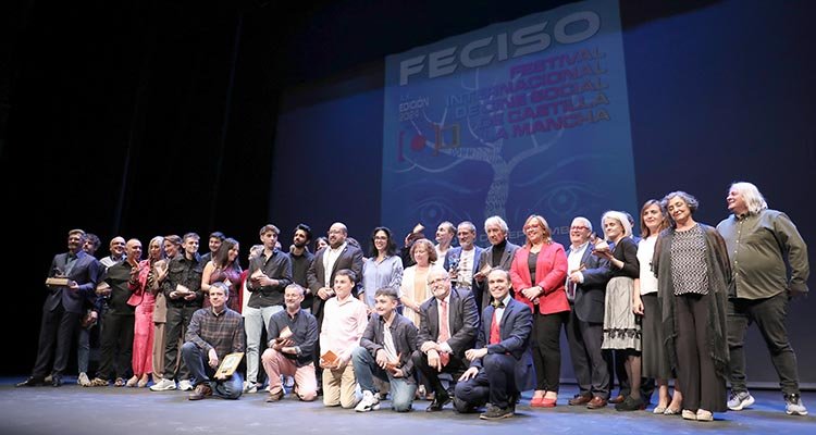 Foto de familia, con los premiados y las autoridades.