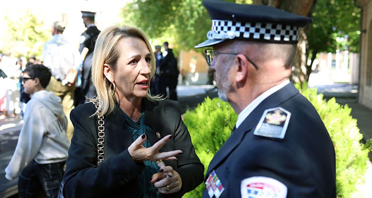 Policías de paisano en Toledo para multar a incívicos dueños de perros