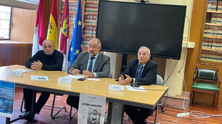 Teo Díaz presenta en Toledo su libro sobre José Ramón Corchado