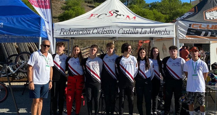 Las talaveranas Carla Gómez y Zaira Vargas, campeonas de España de BMX Racing