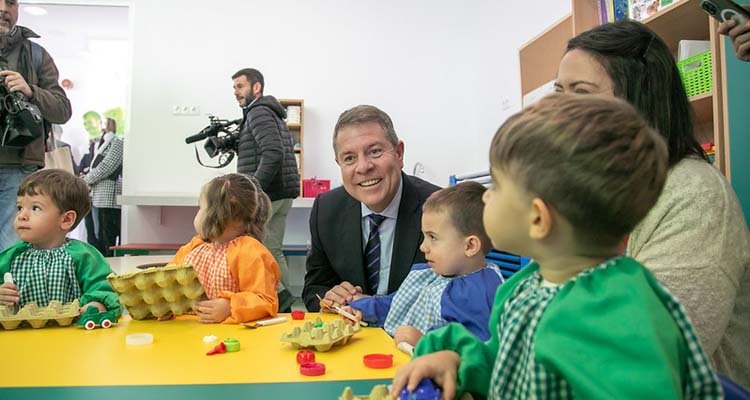 Page avanza que en dos cursos la educación será gratuita para todos los niños de 2 y 3 años