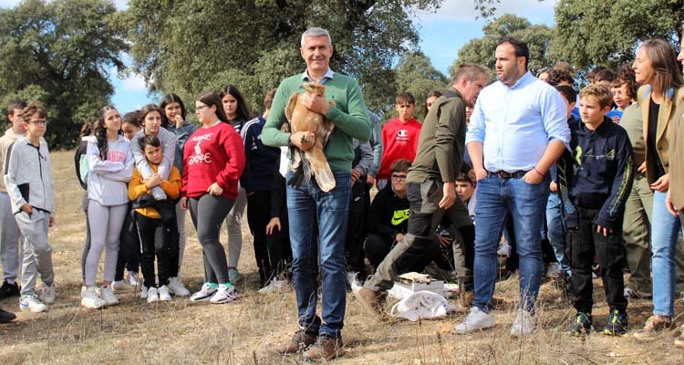 Álvaro Gutiérrez ha sido el encargado de liberar al águila imperial ibérica