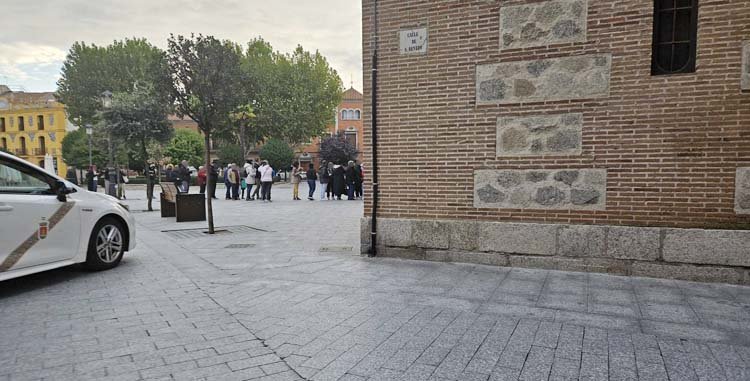 Denuncian que siguen los problemas y las colas en el padrón de Talavera