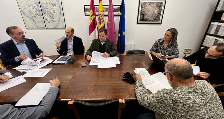 El alcalde de Toledo anuncia un proyecto de 40 viviendas para jóvenes en Santa Bárbara