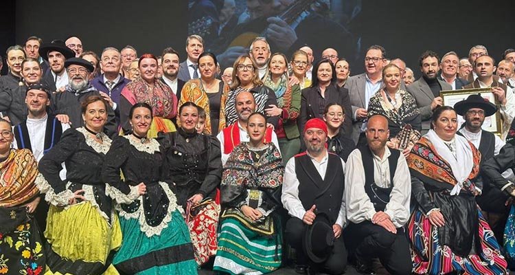 El profesorado de la región recibirá formación en folclore para preservar las tradiciones