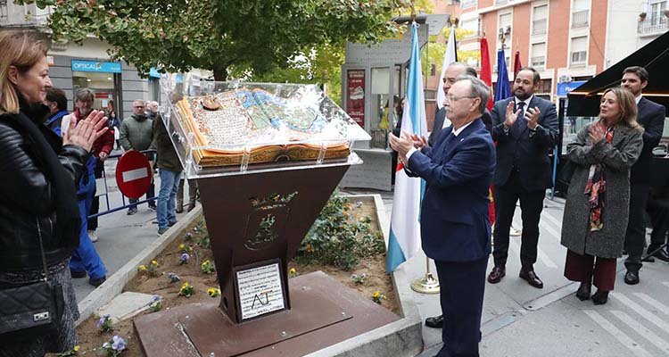 Gregorio: “El gran libro de la Tábula Rogeriana es la nueva joya cerámica de Talavera”