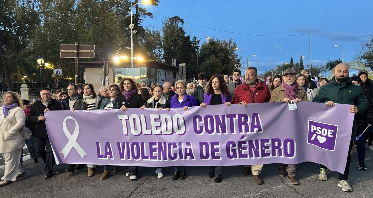 Centenares de personas se manifiestan en Toledo contra la violencia machista