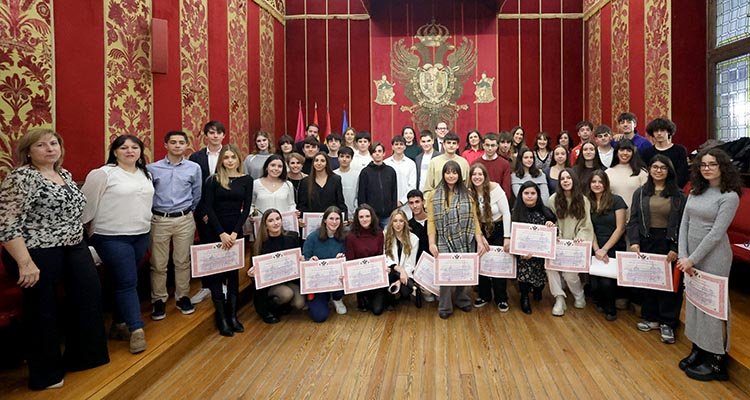 La Escuela Municipal de Idiomas de Toledo gradúa a 52 alumnos