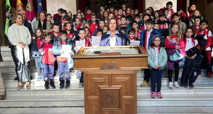 La Diputación de Toledo celebra el Día de la Constitución con ochenta escolares de la ciudad