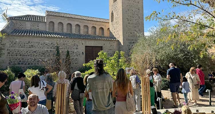 Último Mercado de Flores de 2024 en el jardín de San Lucas de Toledo