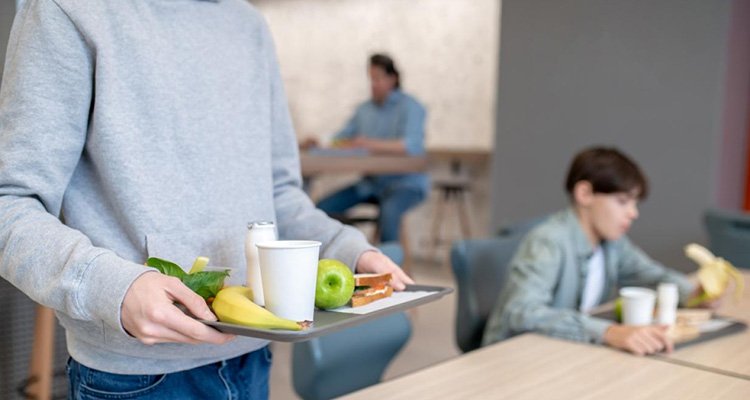 Cerca de 3.200 alumnos se benefician del comedor escolar por Navidad