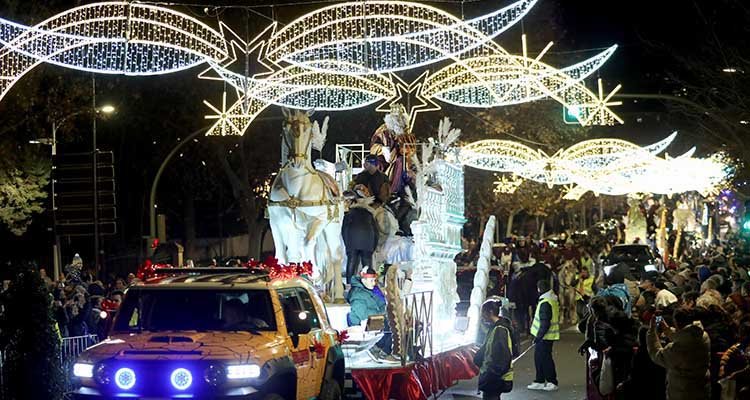 Miles de toledanos disfrutan de la Cabalgata de los Reyes Magos